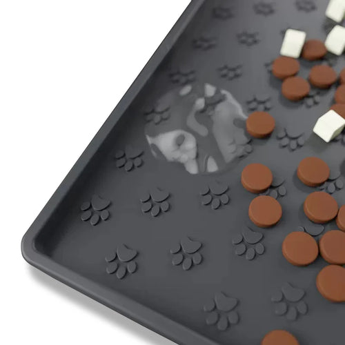 CalmChew lick mat textured grooves holding spread